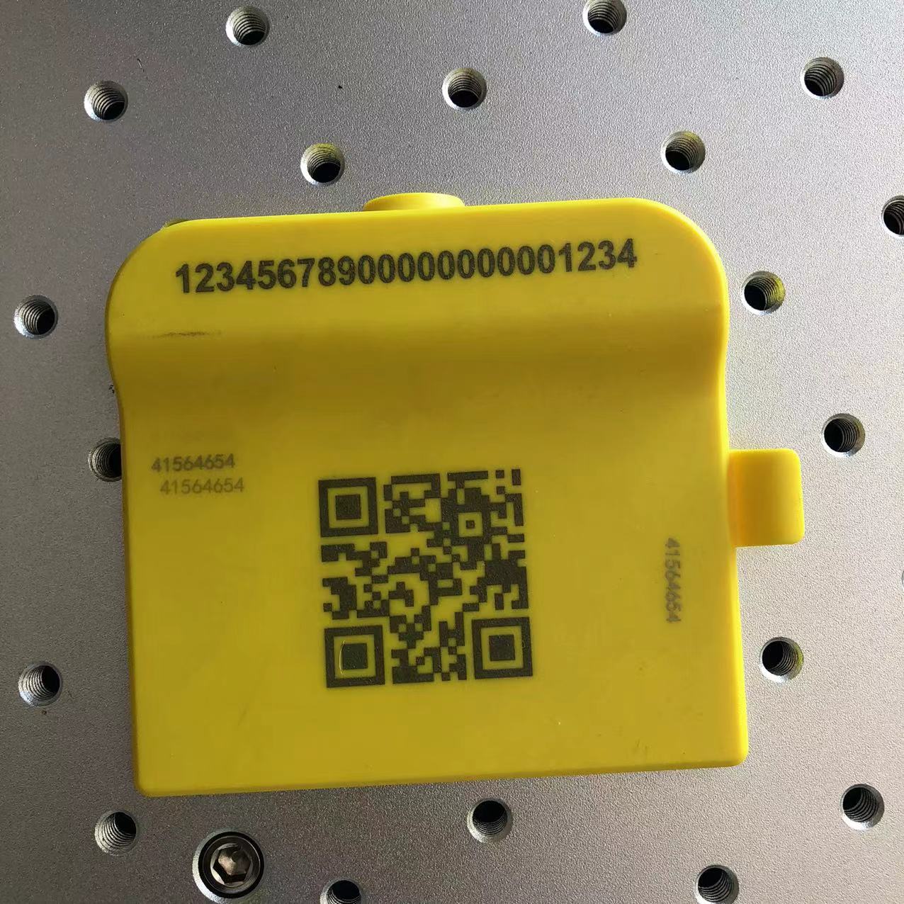 塑料上面用春水堂下载APP地址打二维码能扫出来吗